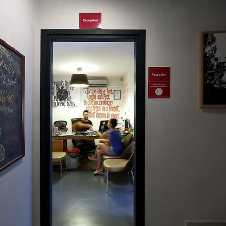 Hush Moda Hostel *